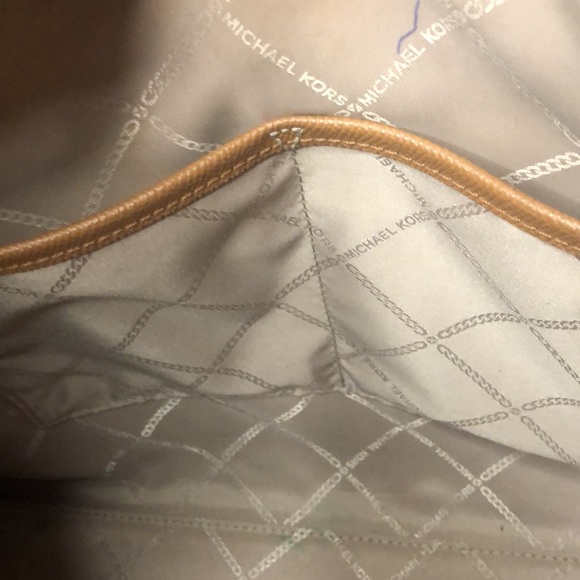 MICHAEL KORS light brown MADDIE lap top tote. - Picture 12 of 16